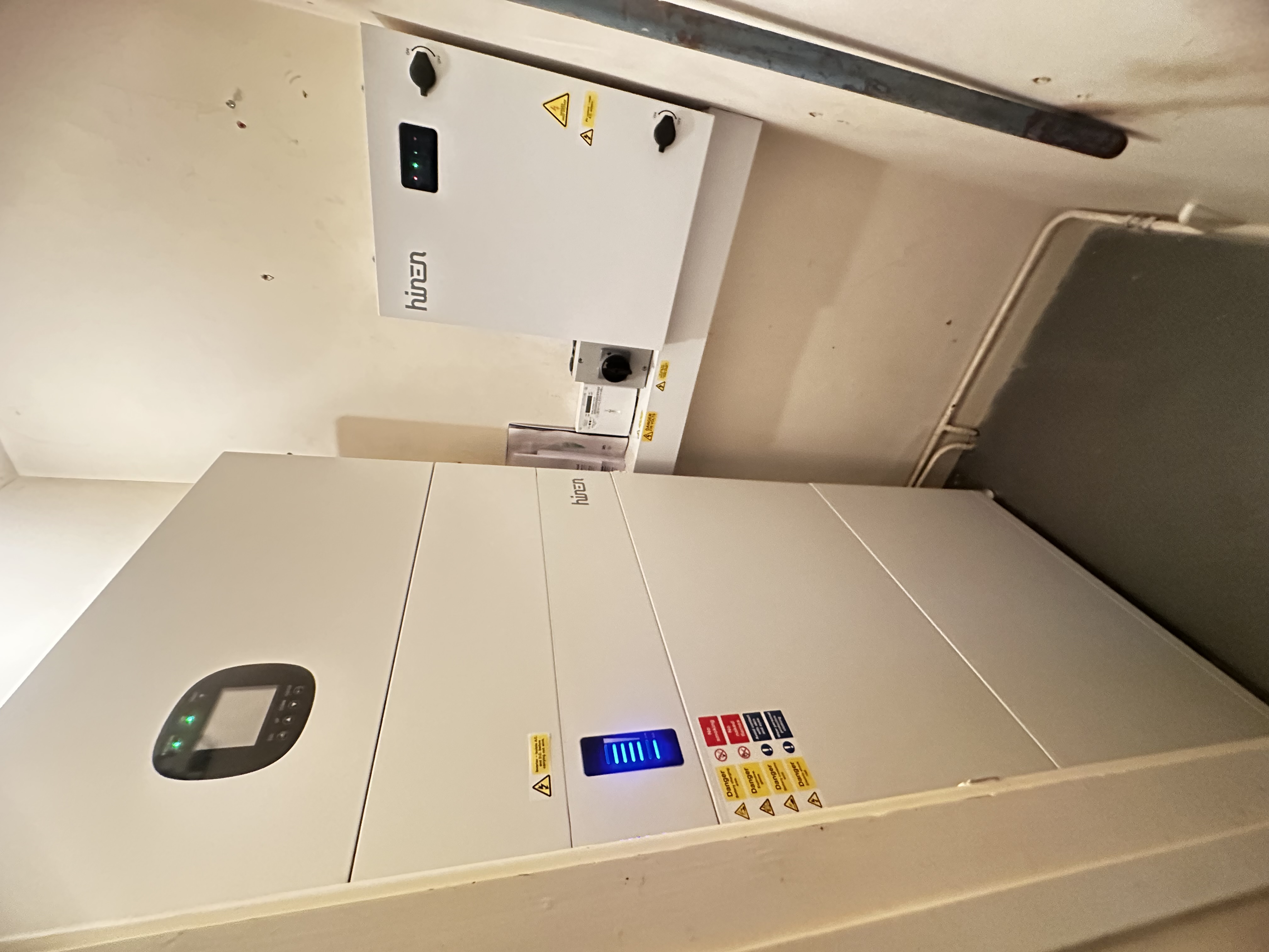 Indoor Hinen battery system and gateway equipment